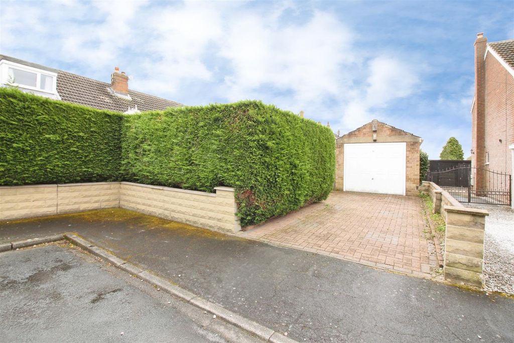 Property photo 2 of 18 Exterior