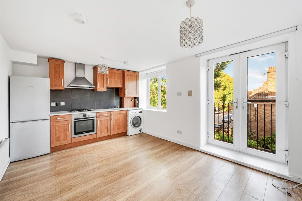 Property photo 1 of 6 (Main)