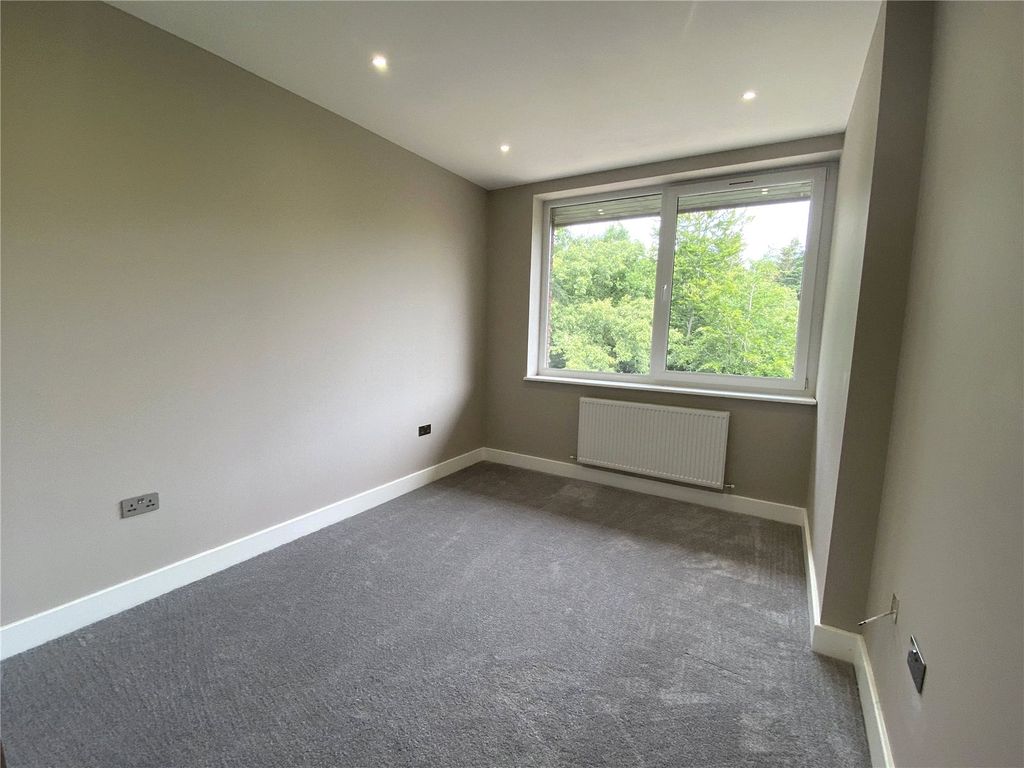 Property photo 3 of 6 Picture No. 02