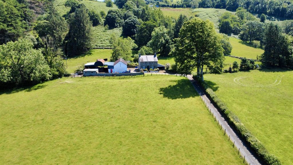 Property photo 1 of 33 Location