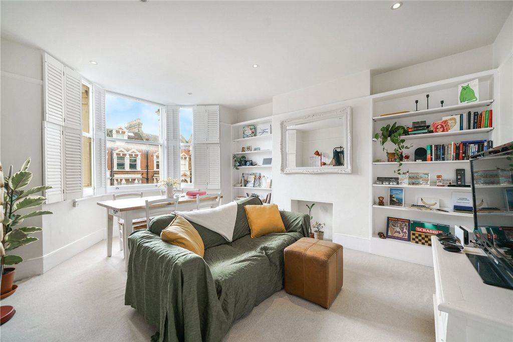 Property photo 2 of 12 Picture No. 11