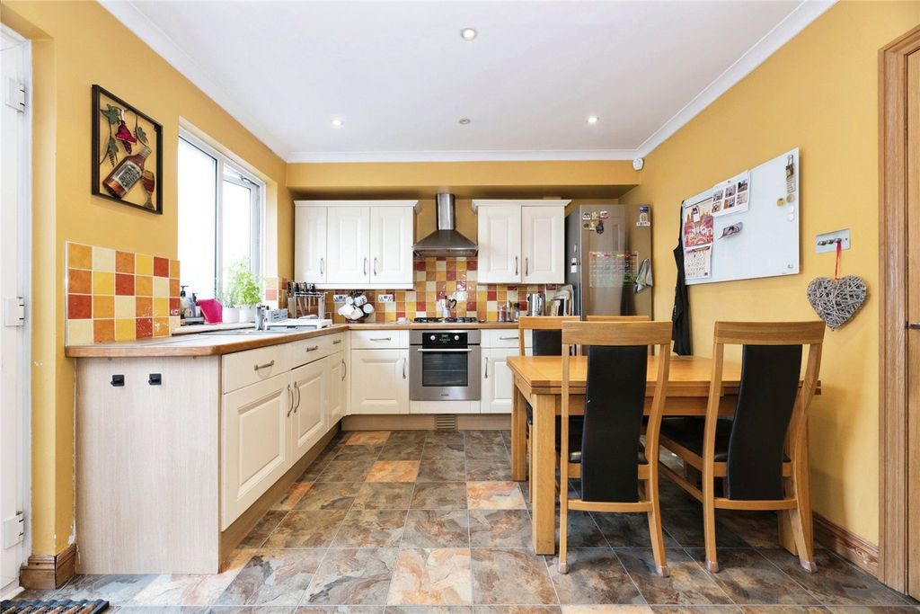 Property photo 3 of 9 Kitchen Diner