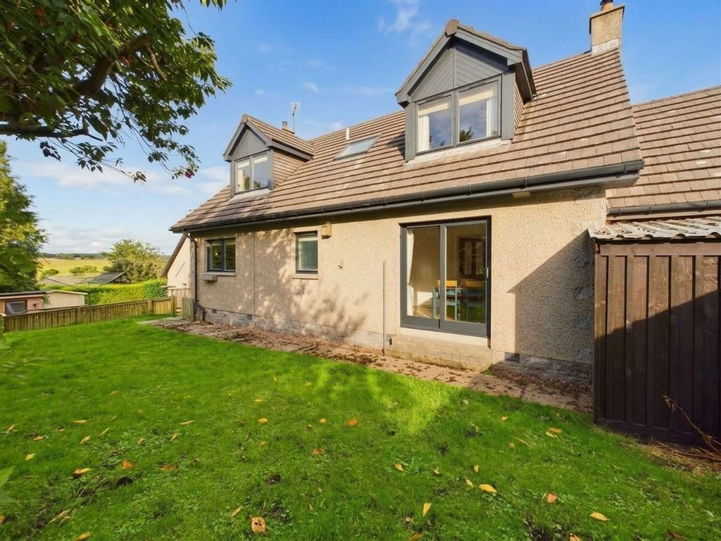 Property photo 3 of 33