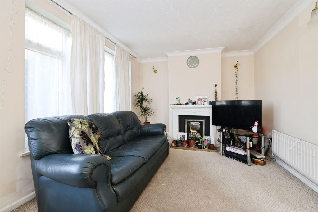 Property photo 2 of 20