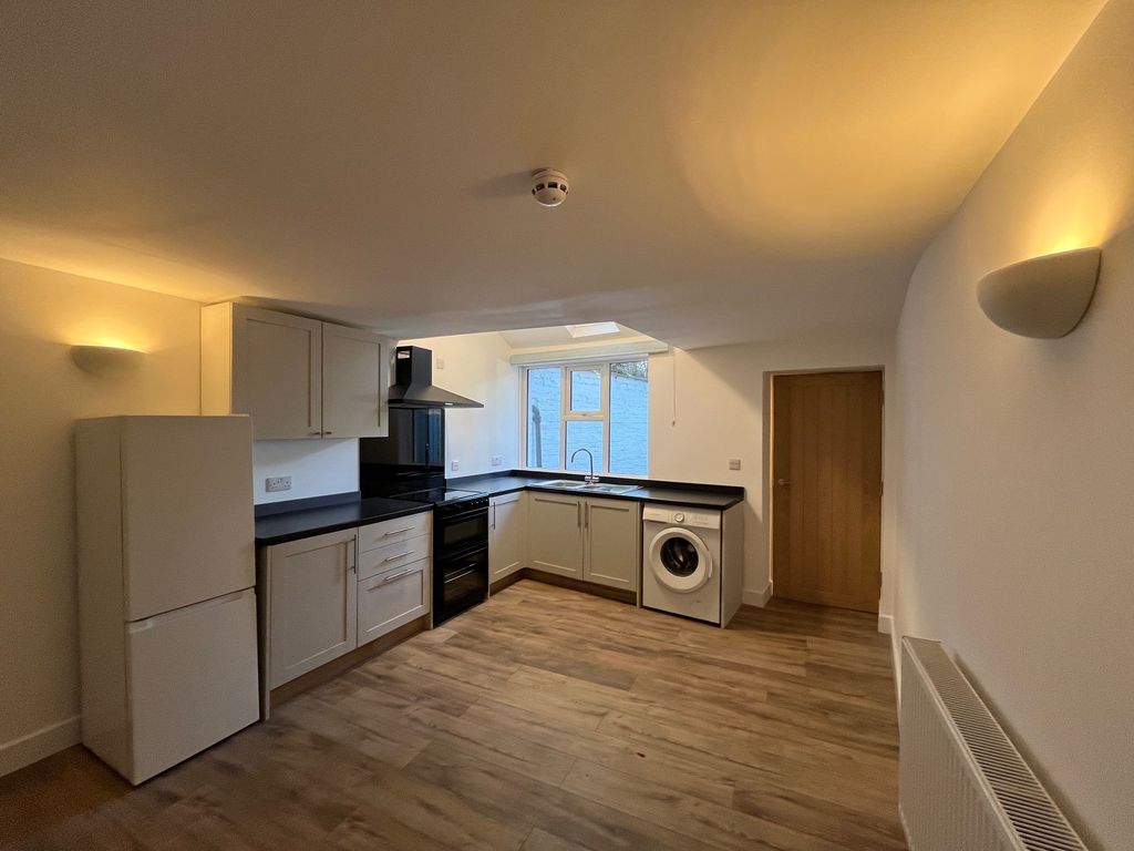 Property photo 3 of 17 Image