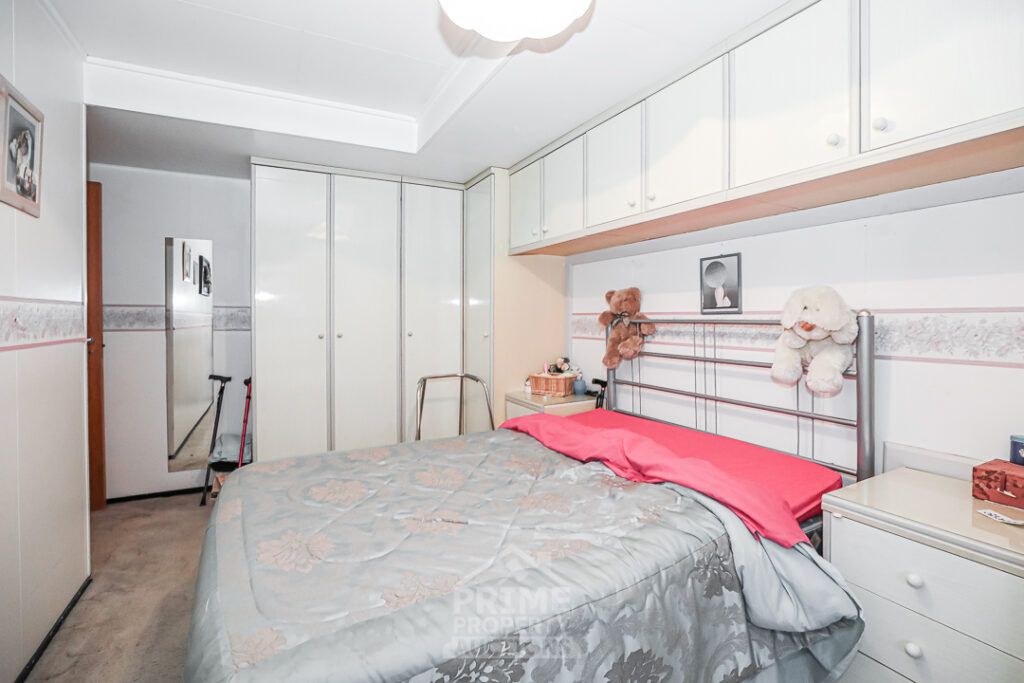 Property photo 2 of 25