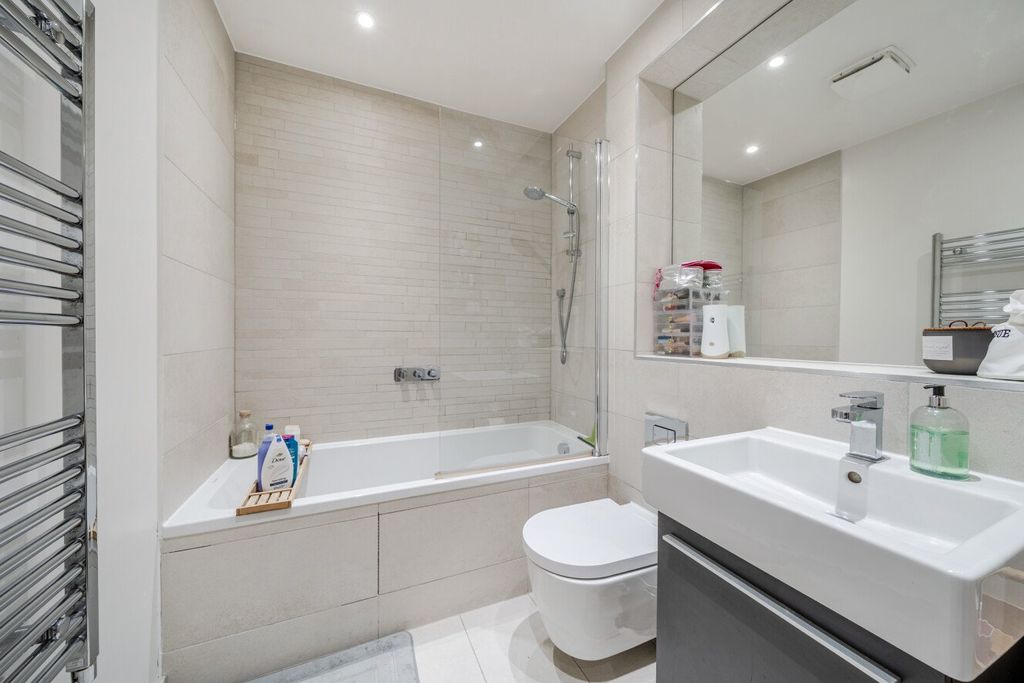 Property photo 3 of 21 Picture No. 23