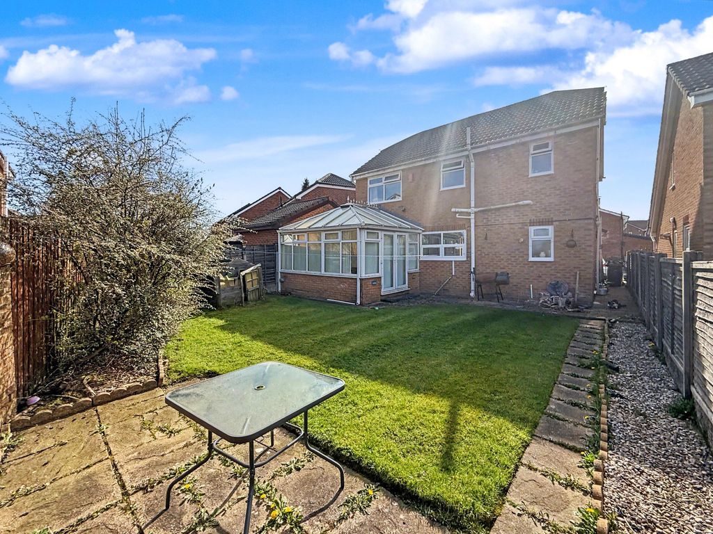 Property photo 2 of 27