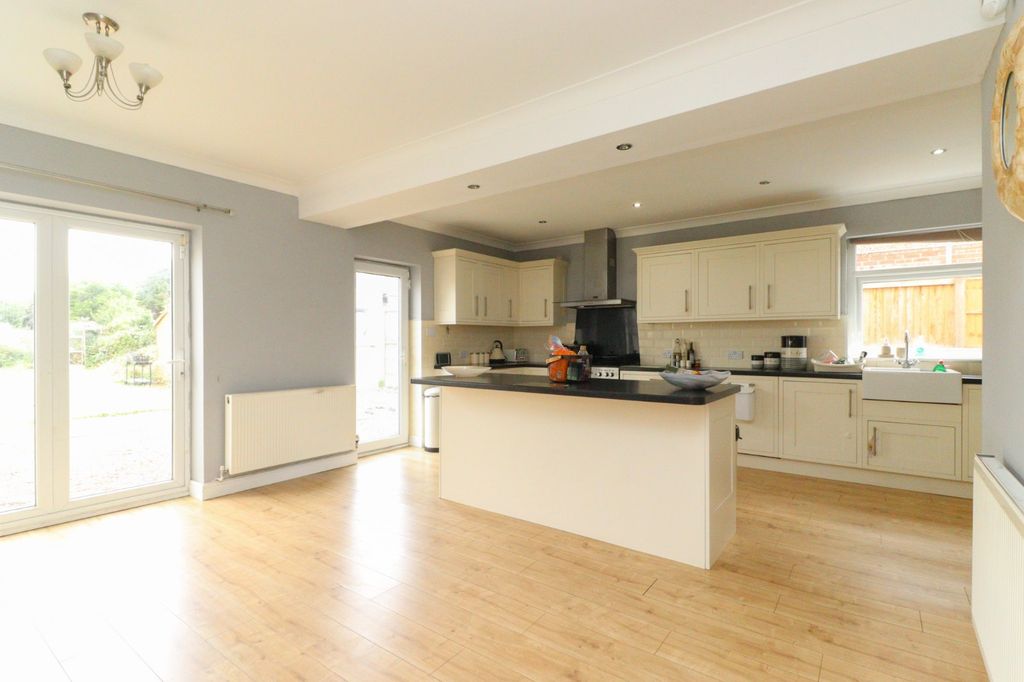 Property photo 3 of 13 Picture 3