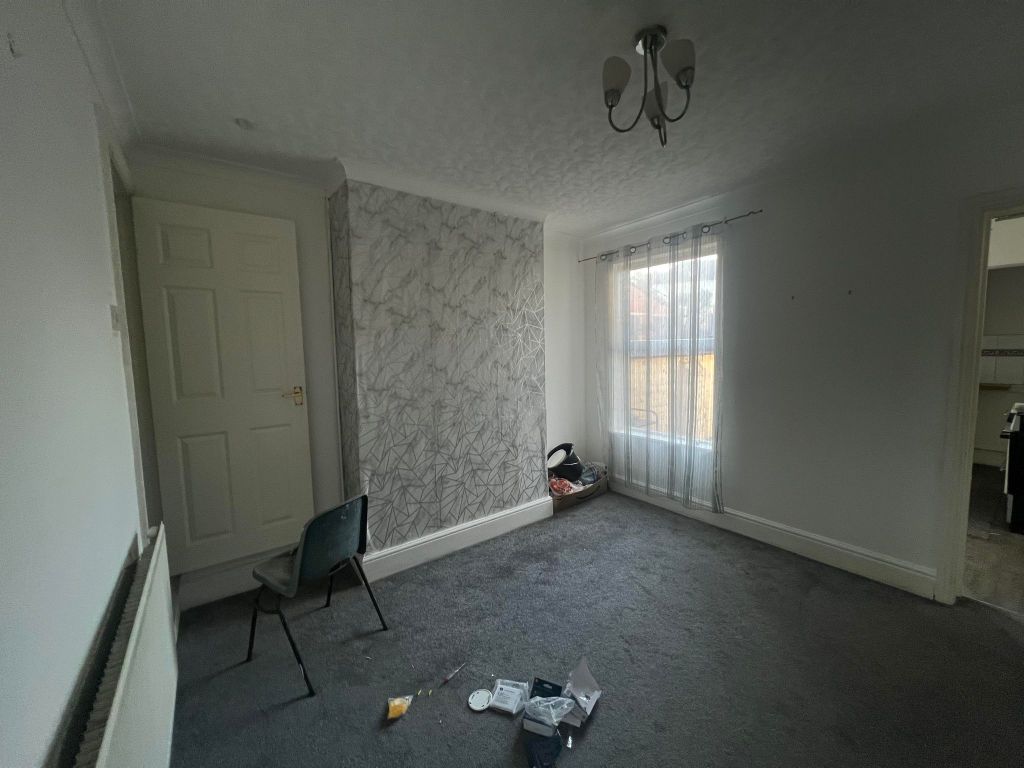 Property photo 3 of 8 3