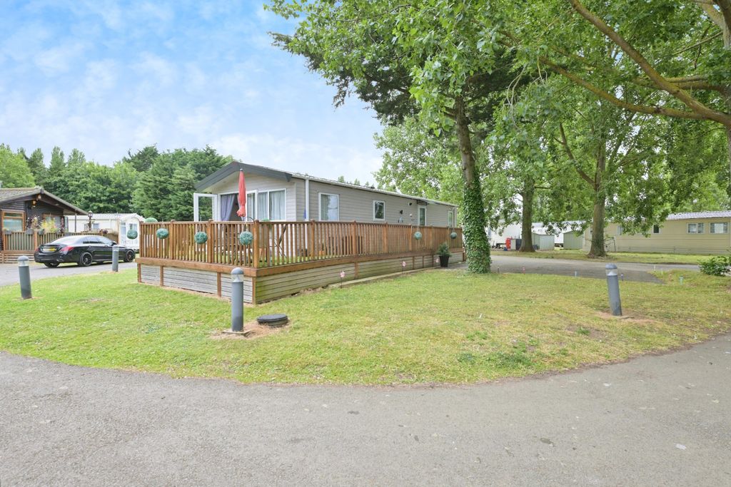 Property photo 1 of 17 Front