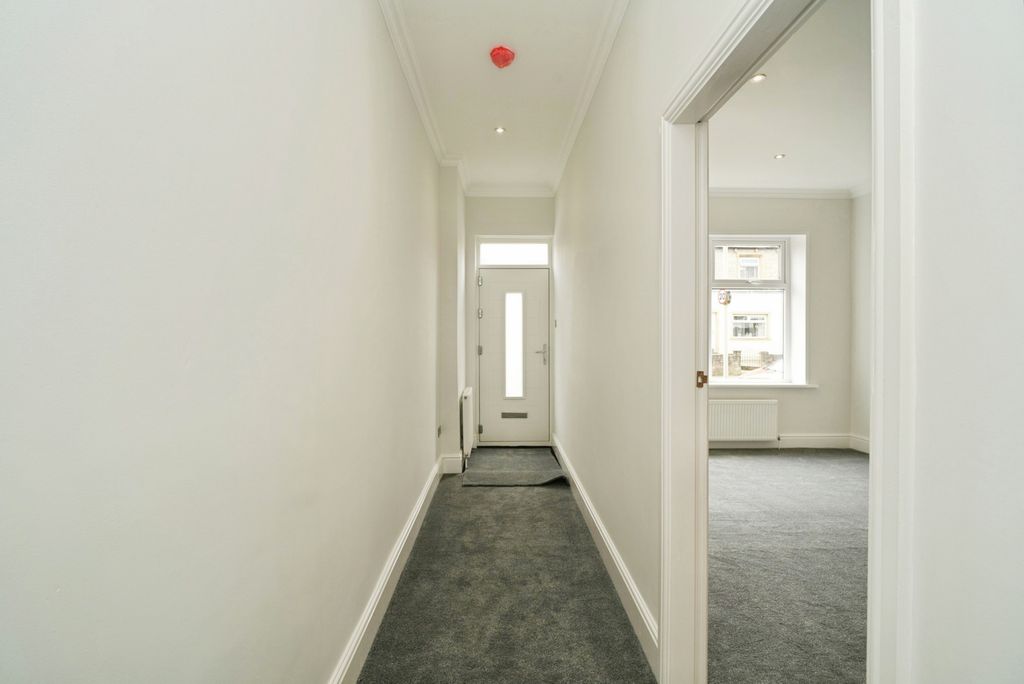 Property photo 2 of 20 Pbox-Img.Jpg