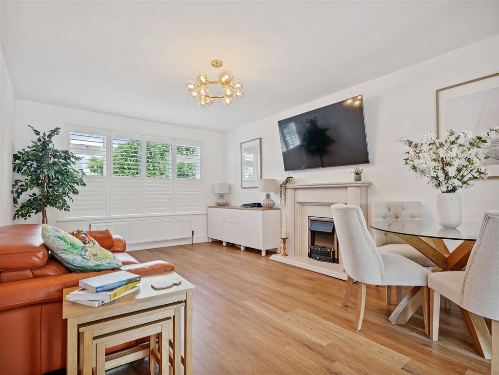 Property photo 1 of 29 4