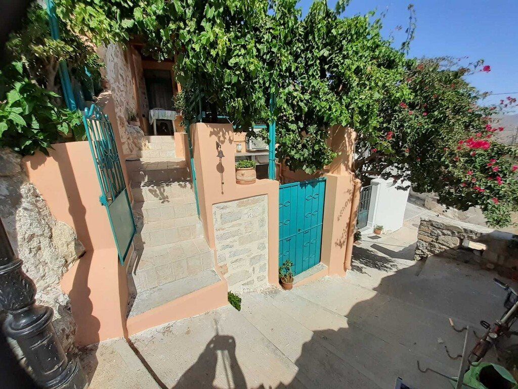 Property photo 1 of 17 For Sale Detached House 65 m² In Crete