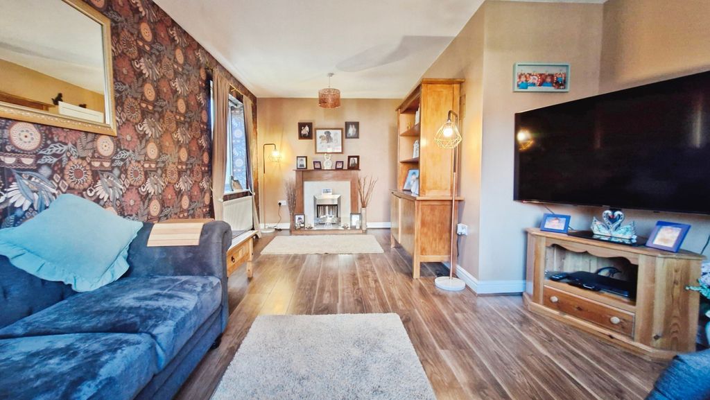 Property photo 2 of 25 9E8c3A7c-20251120_113723