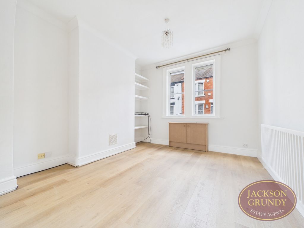 Property photo 2 of 12 Victoria Gardens