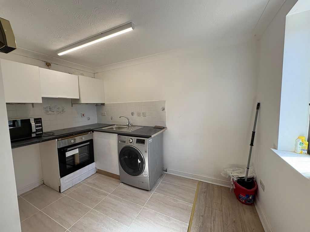 Property photo 1 of 3