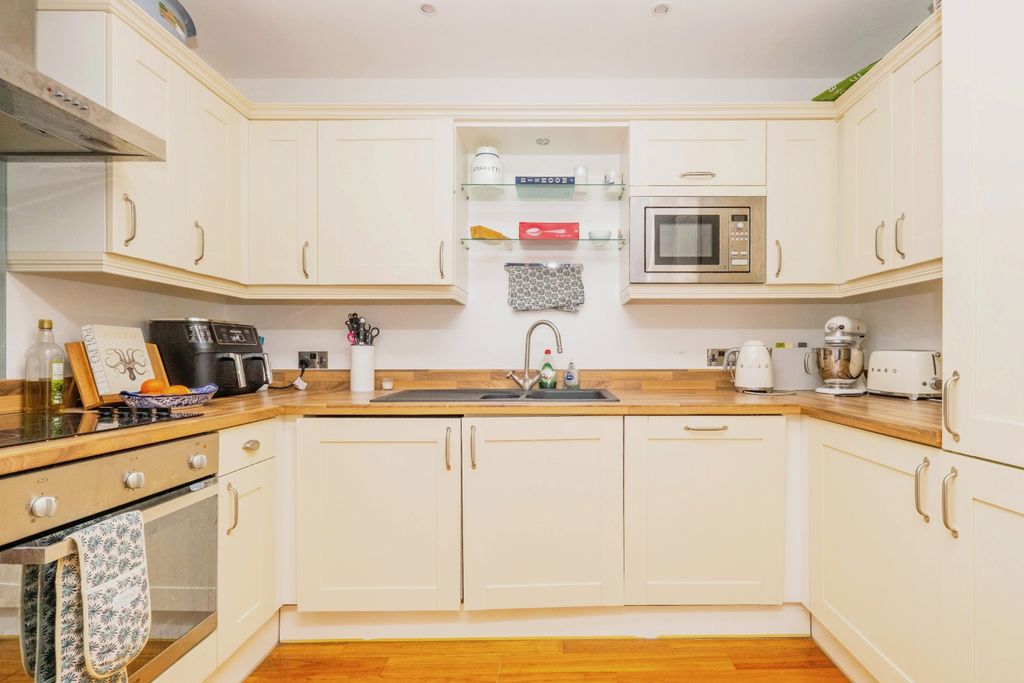 Property photo 2 of 17 Photography
