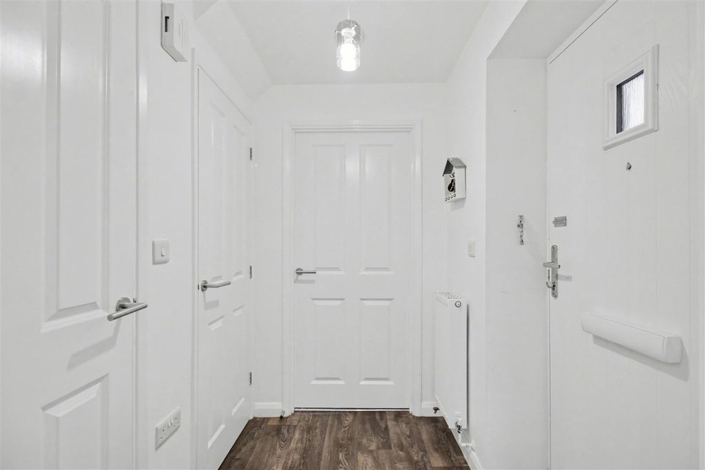 Property photo 2 of 21 Entrance Hall.Jpeg