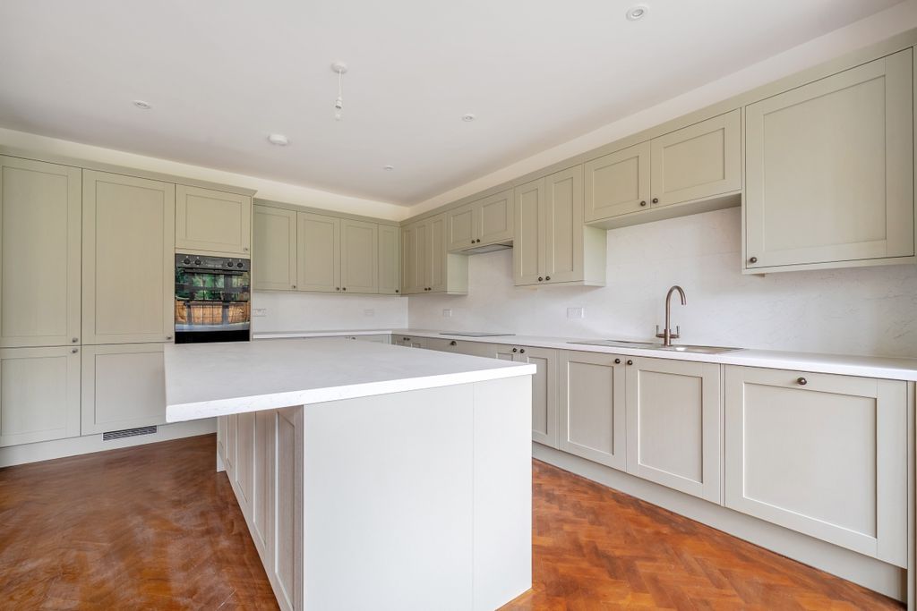 Property photo 3 of 25