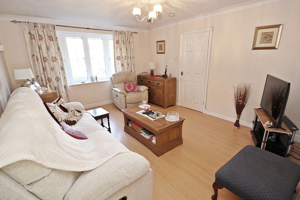 Property photo 2 of 14 4515371