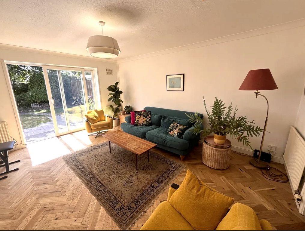 Property photo 2 of 20