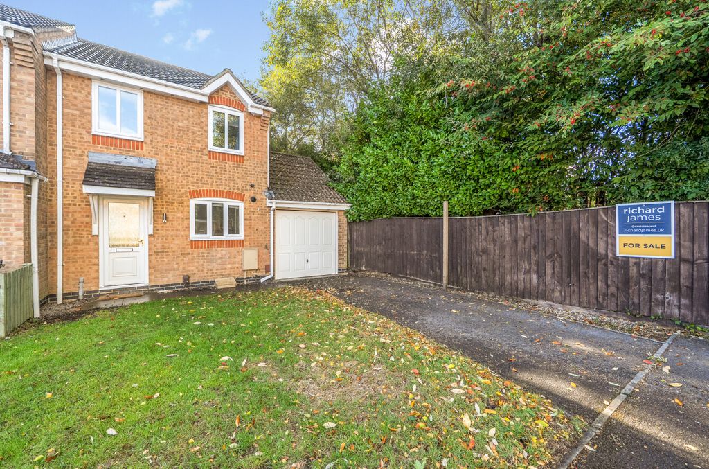 Property photo 1 of 13 15294132