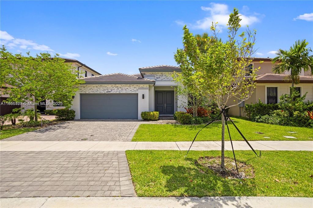 Property photo 1 of 47