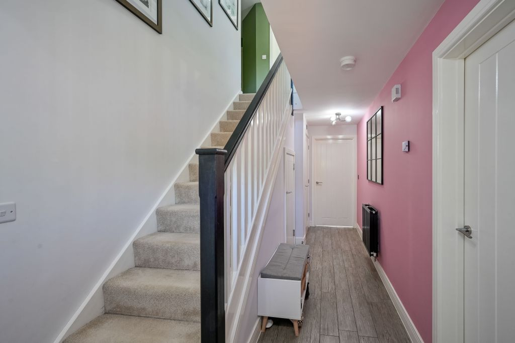 Property photo 2 of 25 Entrance Hallway