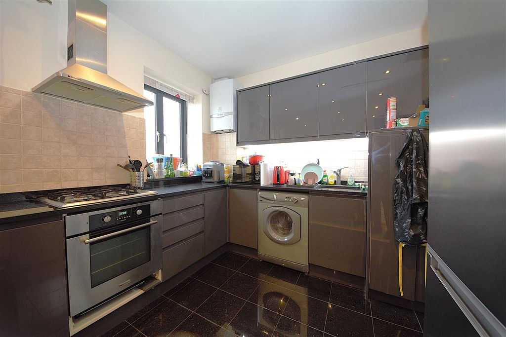 Property photo 2 of 8 Kitchen.Jpg