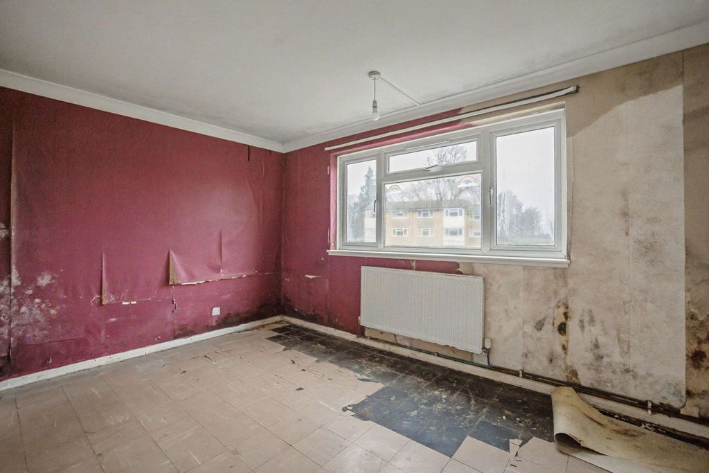 Property photo 3 of 16 21 Chenies Close, Tunbridge Wells, Kent, Tn2 5Ll