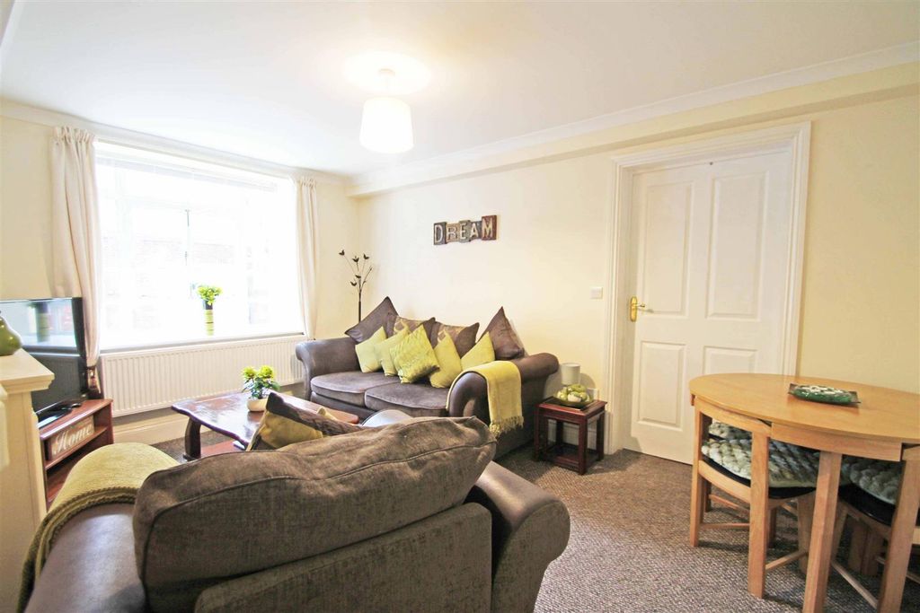 Property photo 2 of 16 Living Room