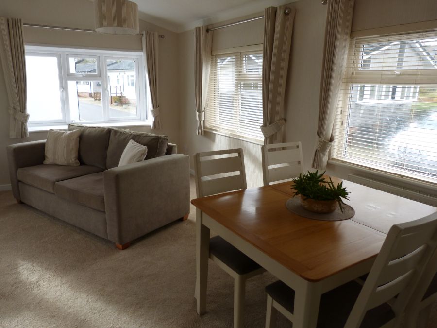 Property photo 2 of 19 Dining Area