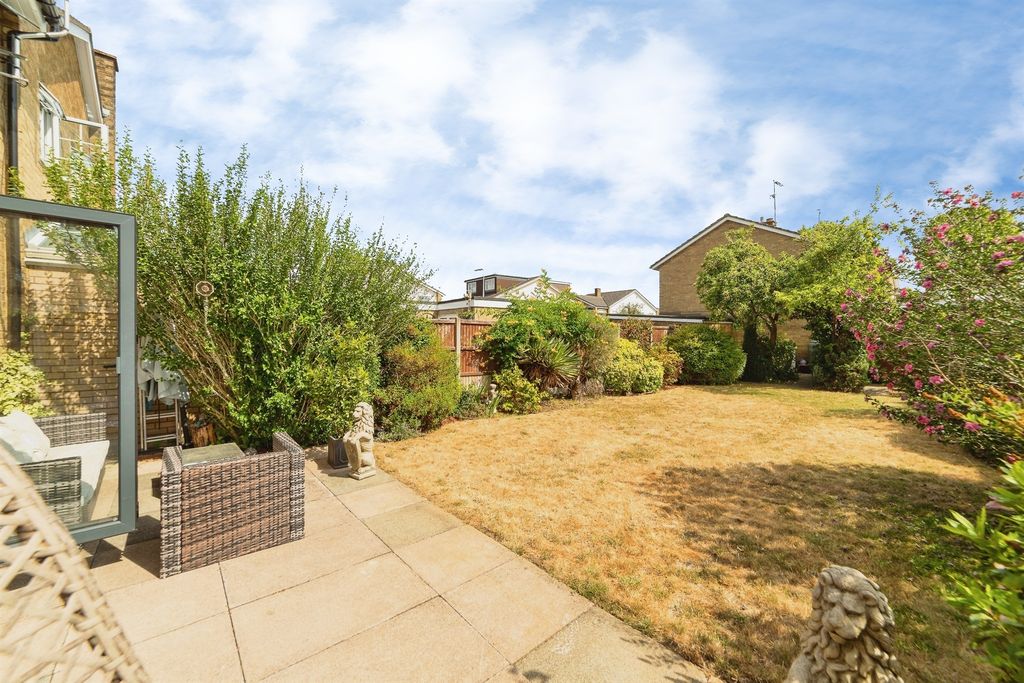 Property photo 2 of 21