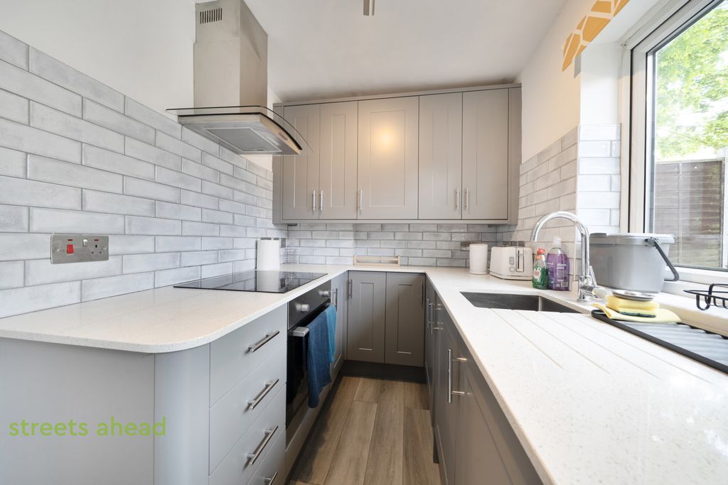 Property photo 3 of 12 Da907B2E-26c4-443...