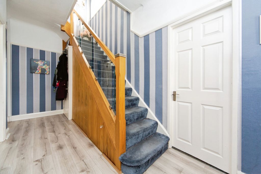 Property photo 3 of 19 Pbox-Img.Jpg