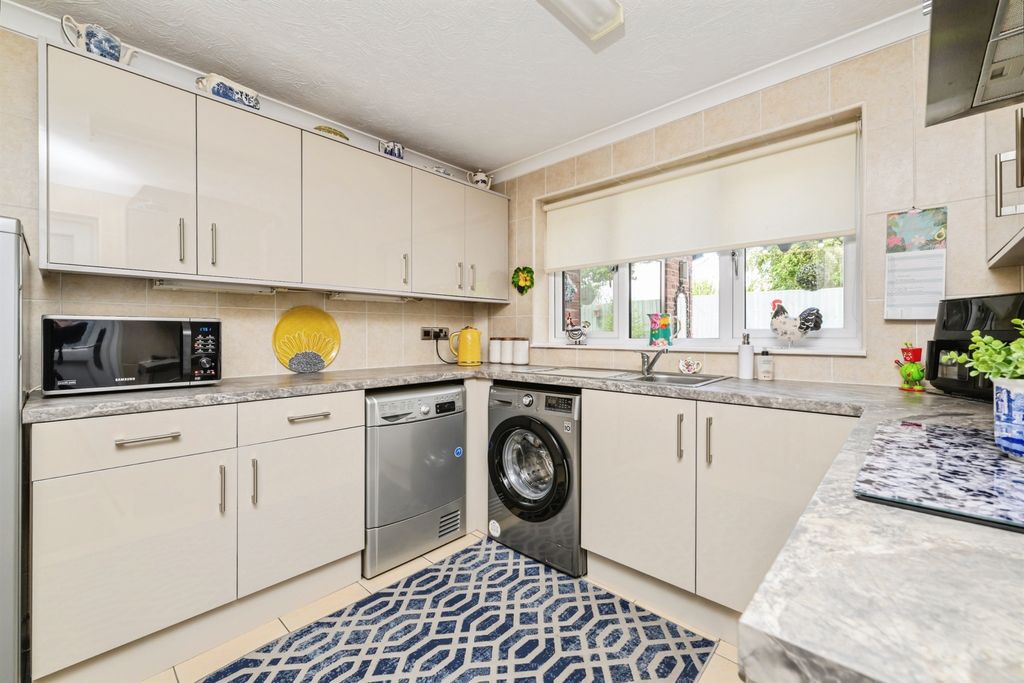 Property photo 3 of 14
