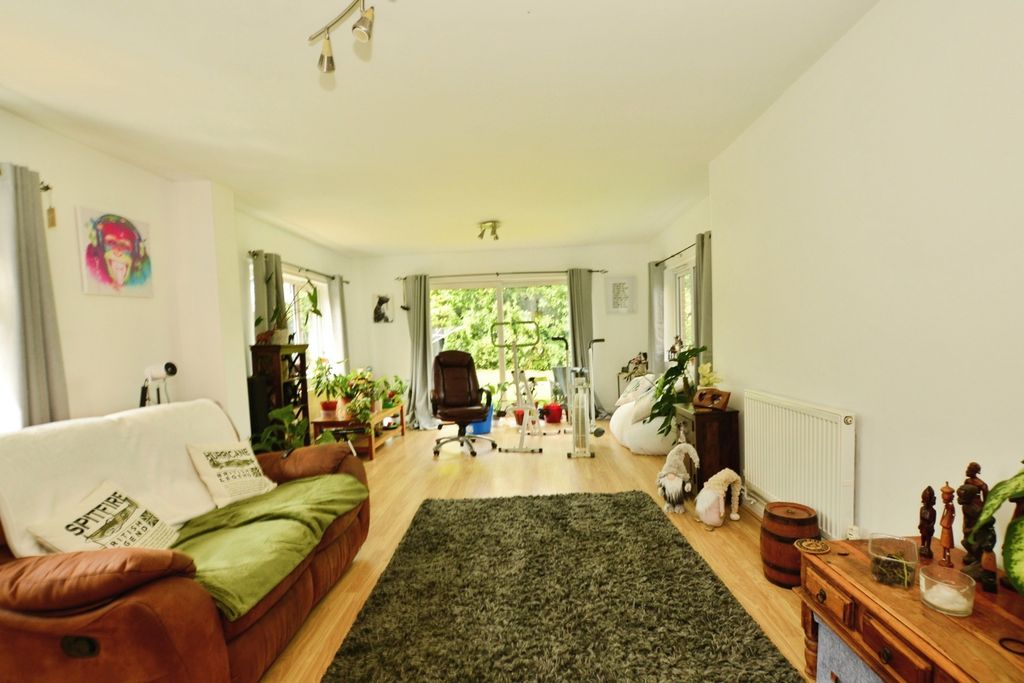 Property photo 2 of 17 Living Room