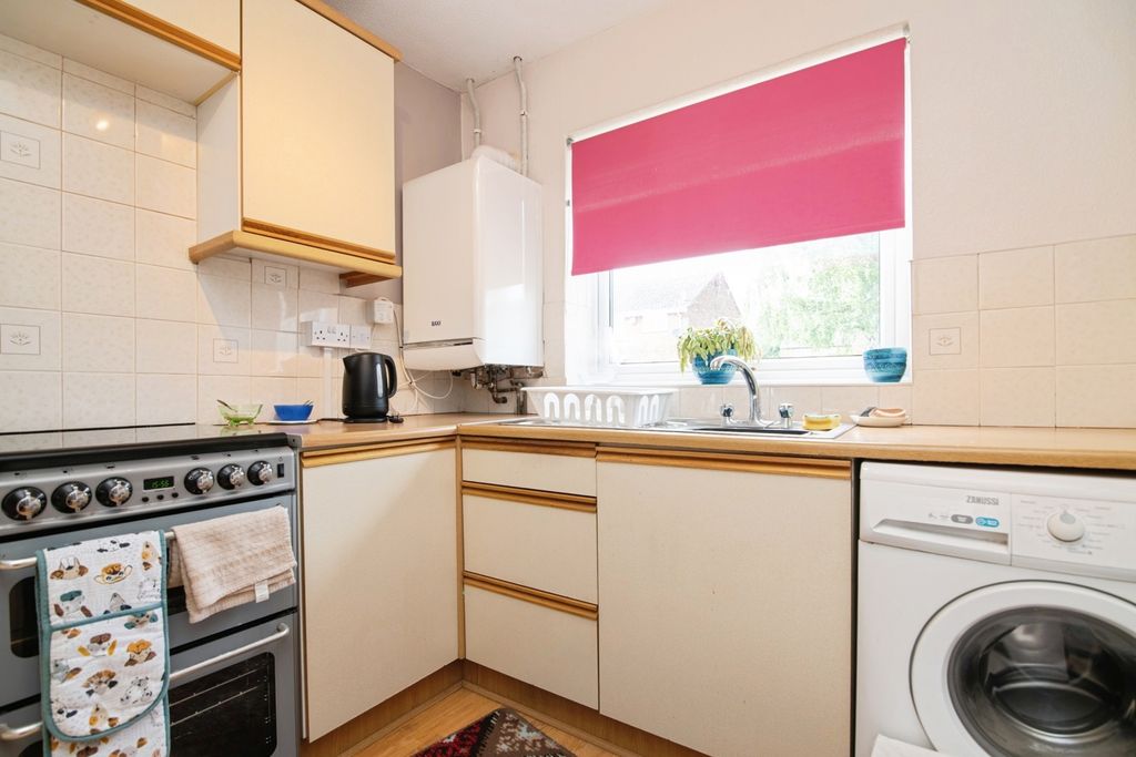 Property photo 3 of 16 Photo