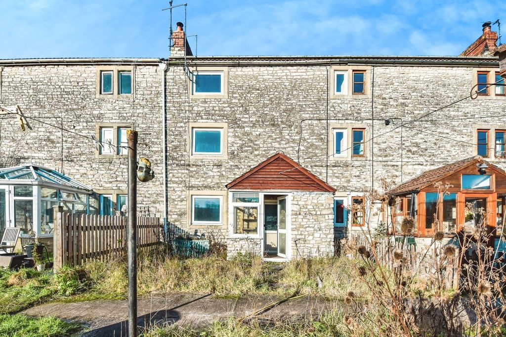 Property photo 1 of 18