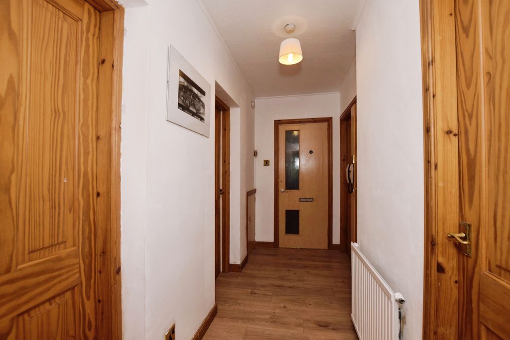 Property photo 3 of 12 Hall