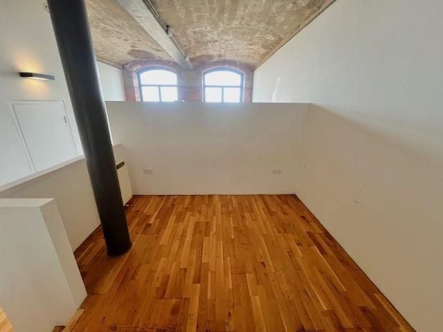 Property photo 3 of 6 Bedroom