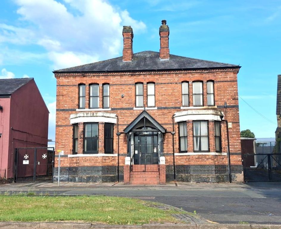 Property photo 1 of 12