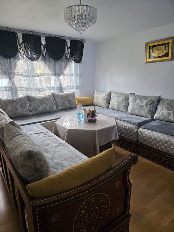 Property photo 1 of 10 2 Bed Flat For Sale Fiske Court, London N17