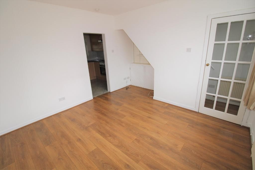 Property photo 3 of 9 Photo 3