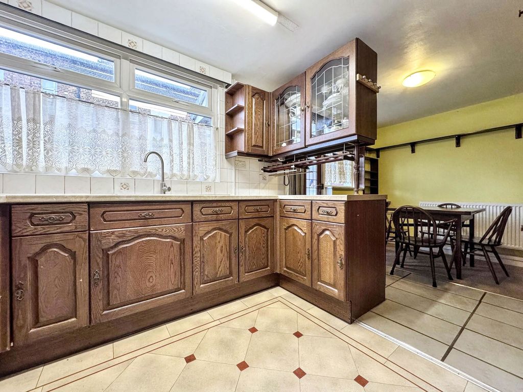 Property photo 3 of 23