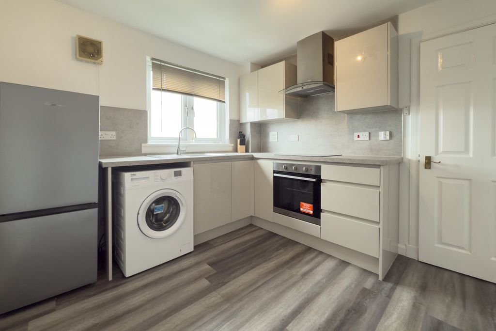 Property photo 3 of 15 4115237