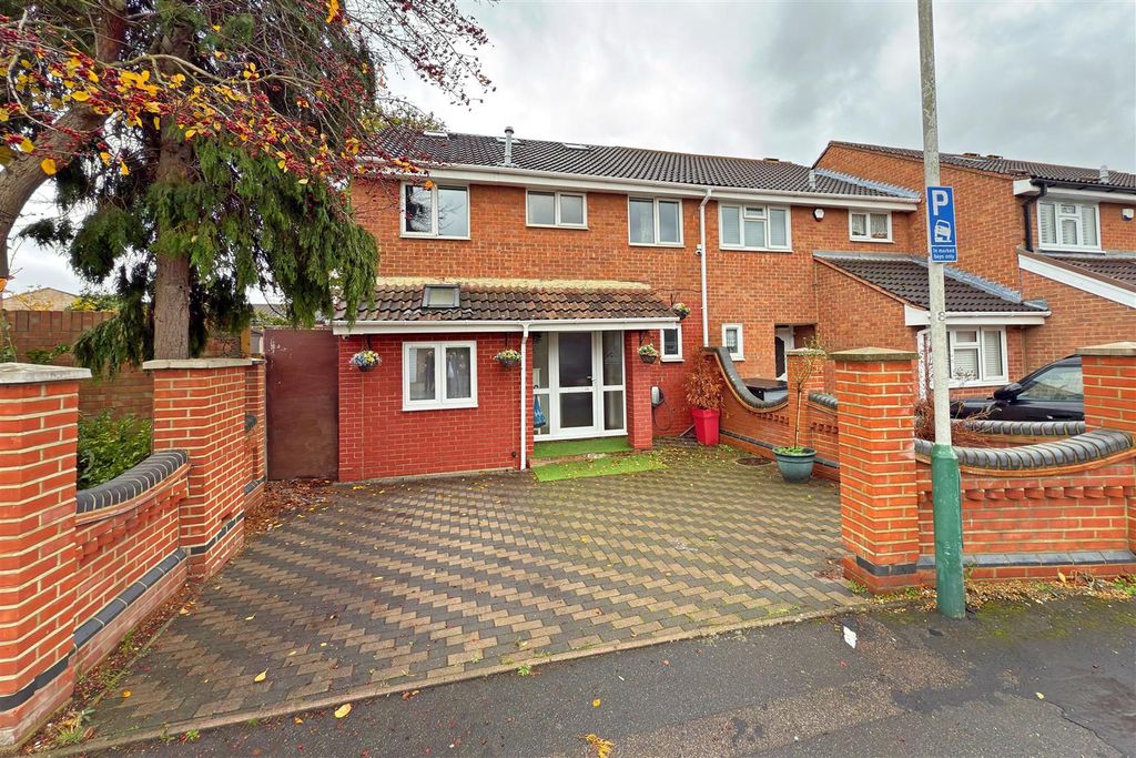 Property photo 1 of 18 External