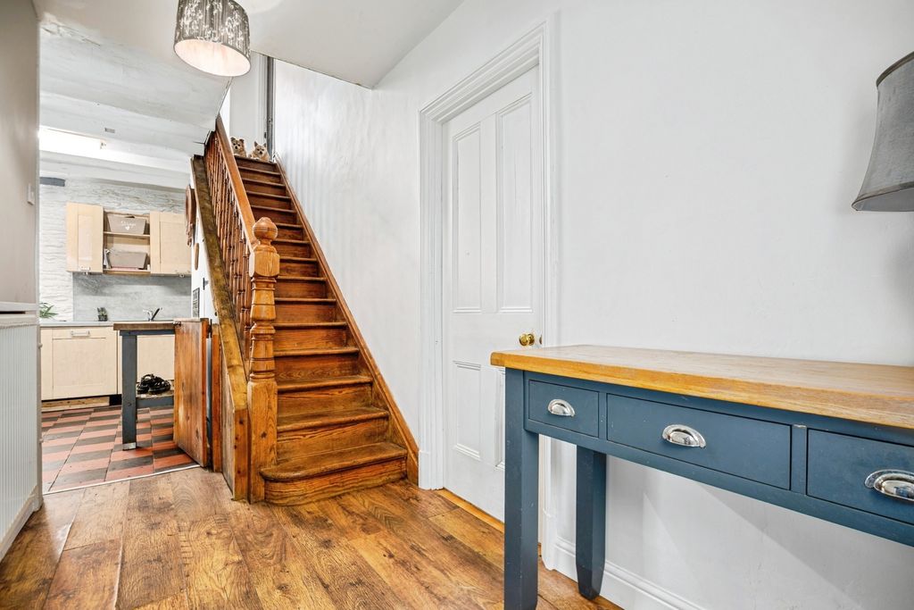 Property photo 3 of 37 Pbox-Img.Jpg