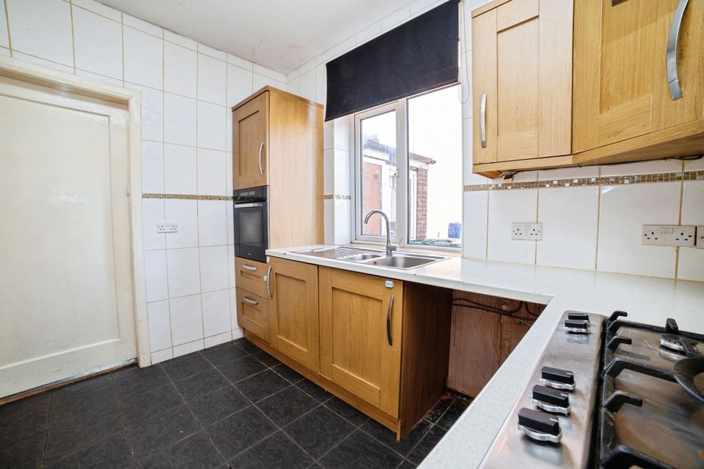Property photo 3 of 17 Photo